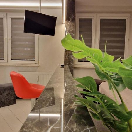 Chill Toronto Apartment Бялисток Екстериор снимка